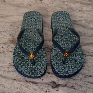 Tory Burch flip flops, size 9 navy & green